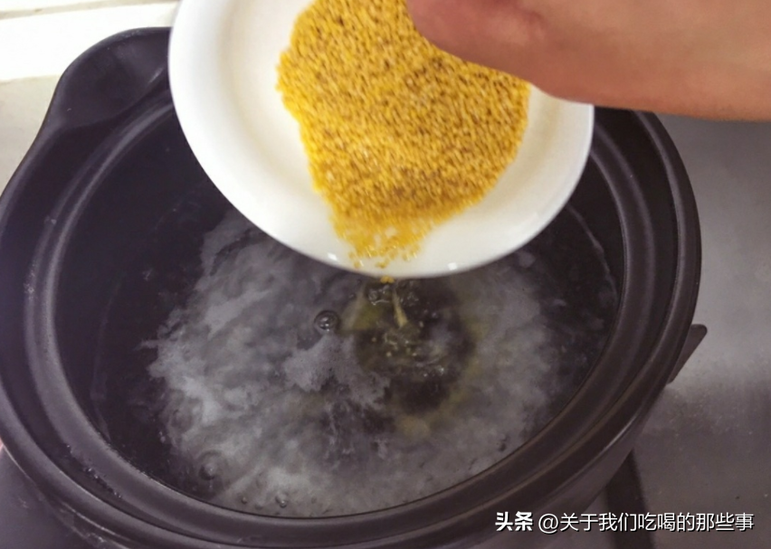 Boil millet porridge and cook it directly in the pot. No wonder you can’t cook rice oil. I will teach you how to cook it correctly. It is thick and delicious